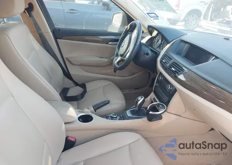 2013 BMW X1 Sdrive28I z USA, uszkodzony, nr VIN WBAVM1C58DVW42530